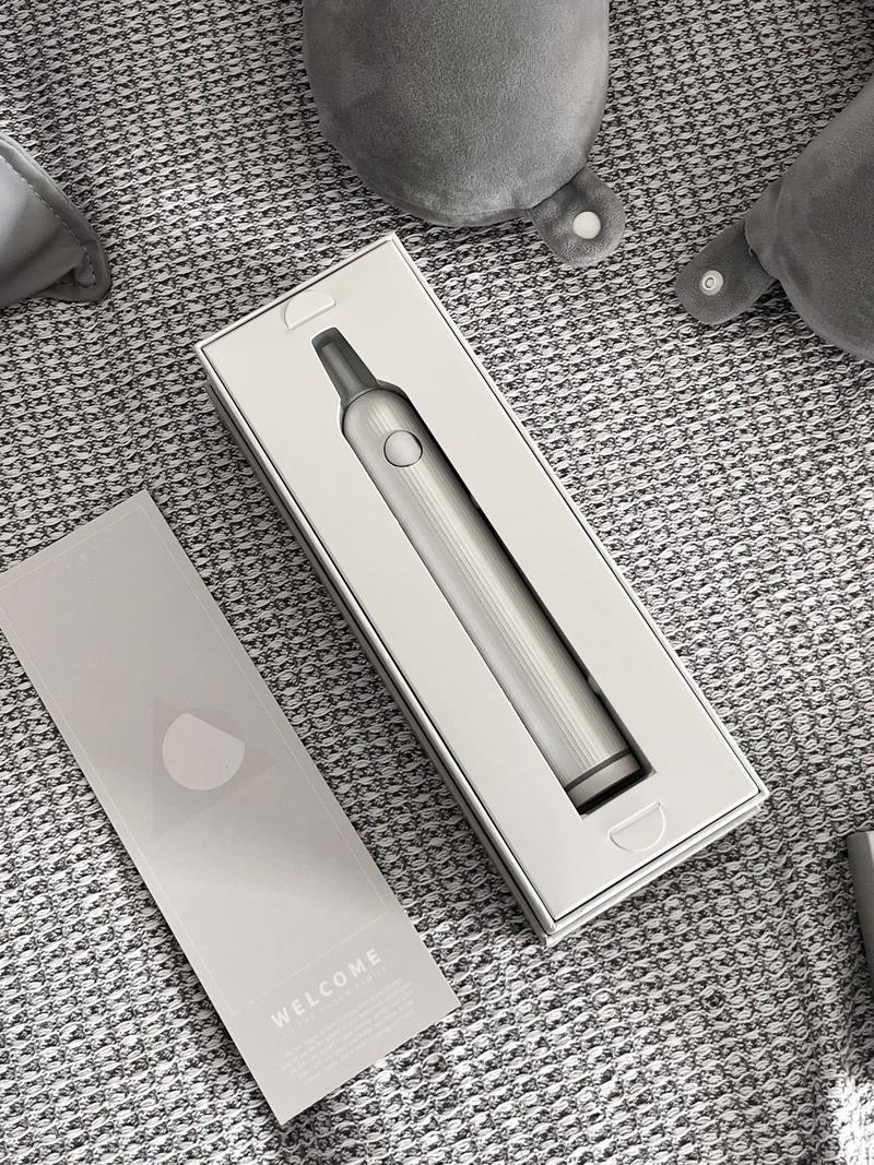 谁家牙刷做这么精致啊？花上电动牙刷，美到犯规！